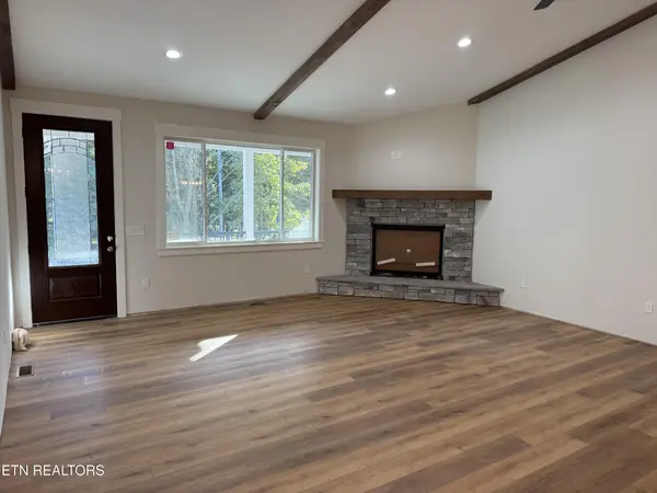 20 Rolling Green Court, Crossville, TN 38558