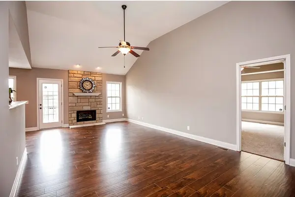 3737 Fox Hole Dr, Clarksville, TN 37040