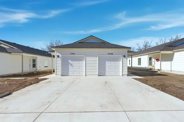 1727 N Main St, Rose Hill, KS 67133