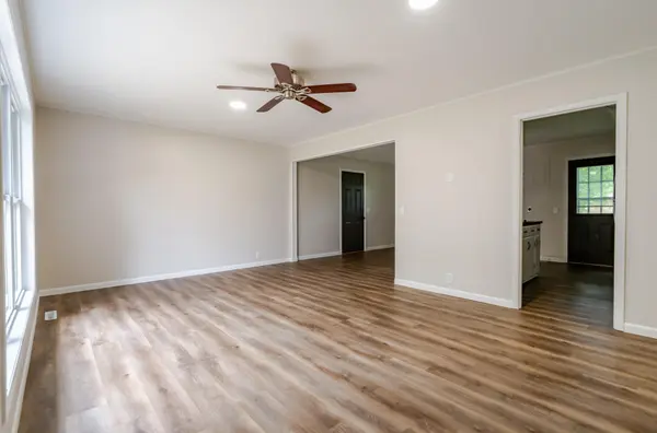 908 W Elm ST, Aurora, MO 65605