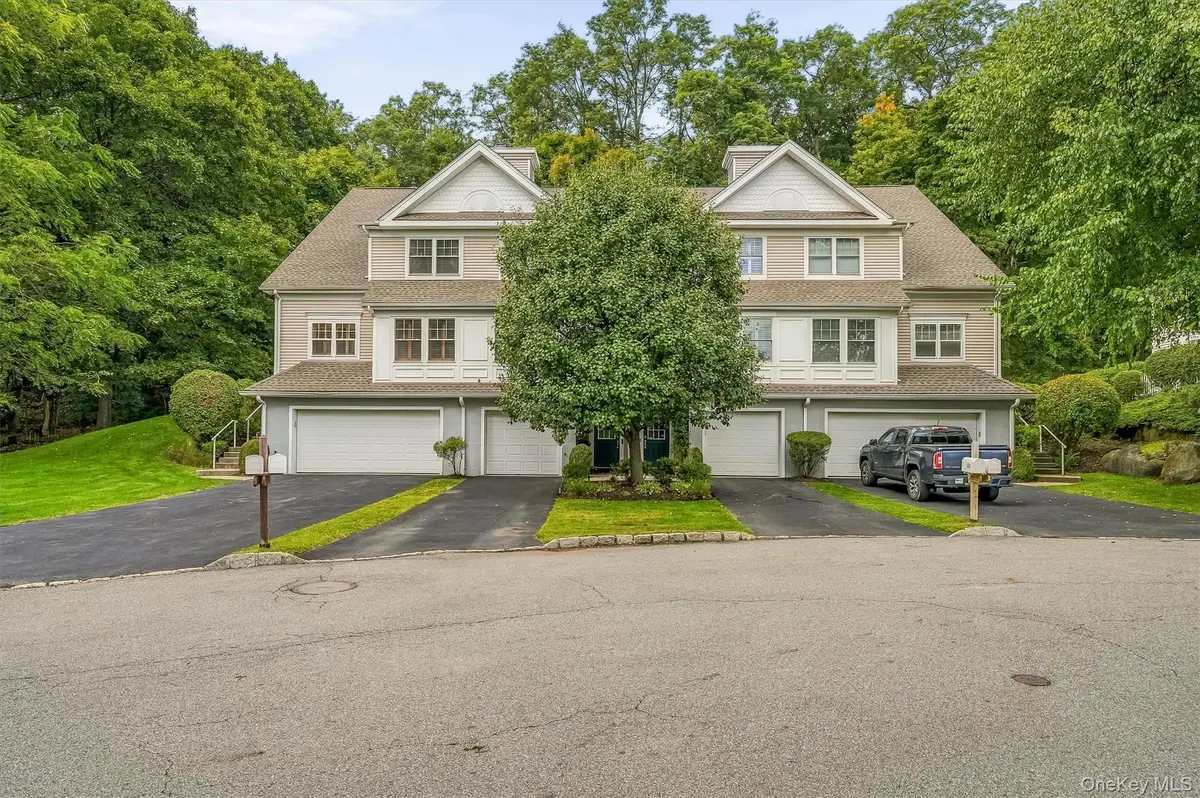 146 Underhill LN, Peekskill, NY 10566