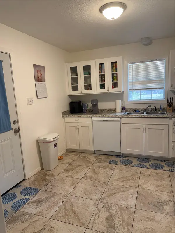 301 Lynch ST, Smithville, TX 78957