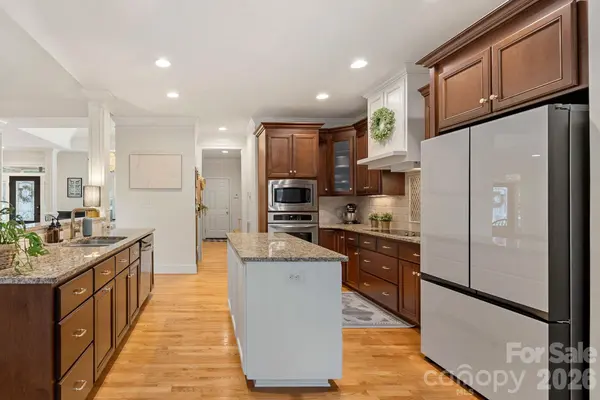 2504 Stoneview CT, Denver, NC 28037