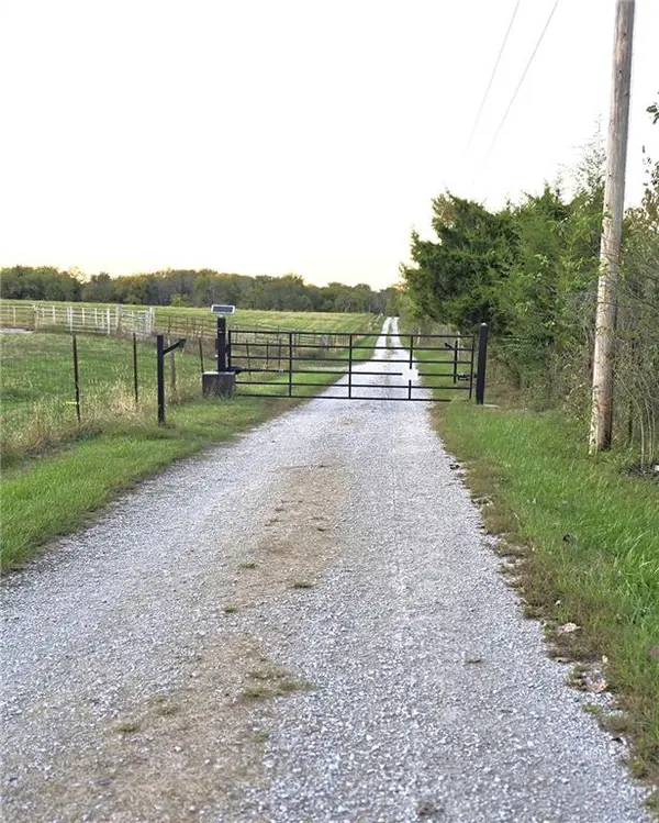 30808 E County Line RD, Pleasant Hill, MO 64080