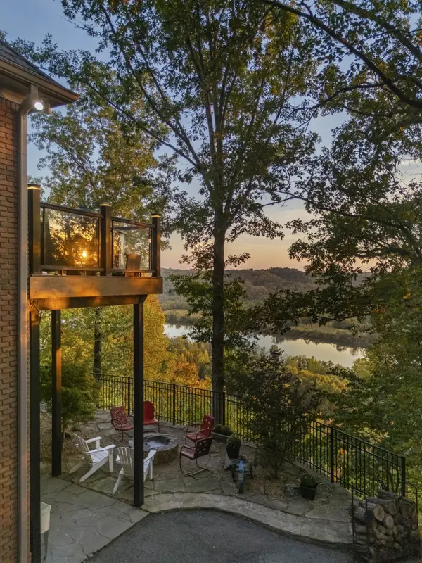 1031 Riverview Ln, Ashland City, TN 37015
