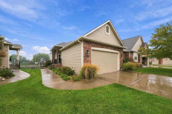 2301 N Lakeway Ct., Wichita, KS 67205