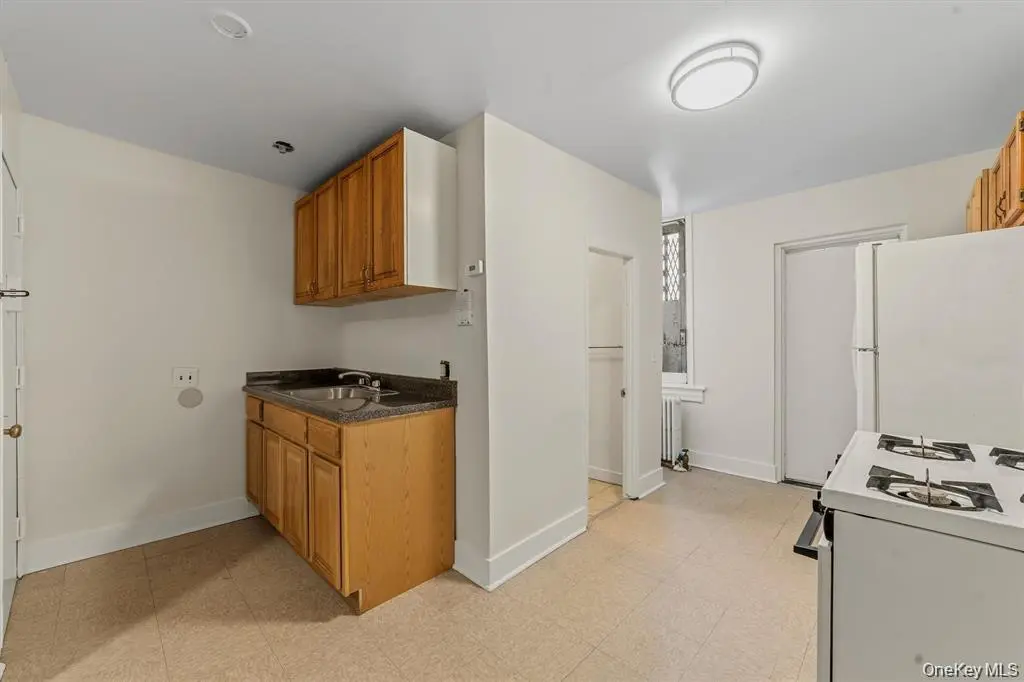 158 Willow ST #4B, Yonkers, NY 10701