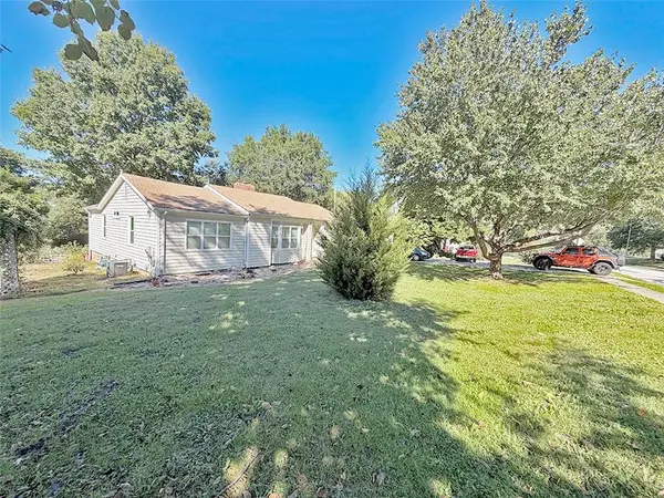 3690 S Crysler AVE, Independence, MO 64055