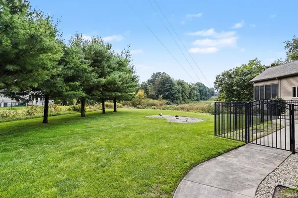 52221 Winding Waters LN, Elkhart, IN 46514