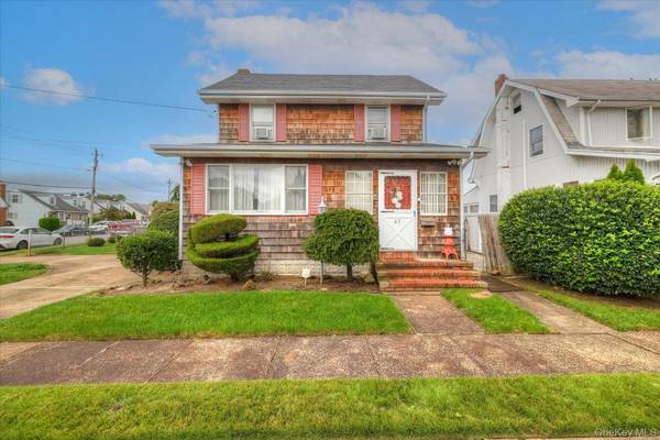 47 Chester CT, Oceanside, NY 11572