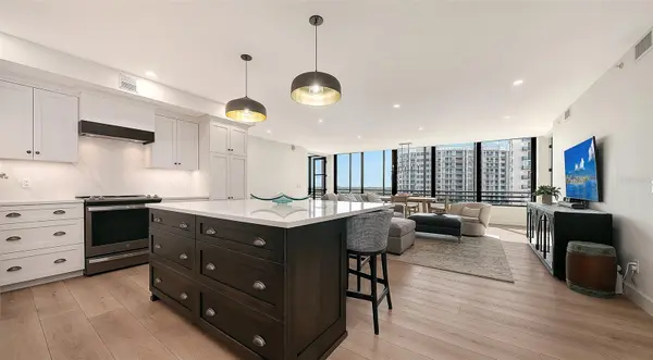 1102 BENJAMIN FRANKLIN DR #810, Sarasota, FL 34236