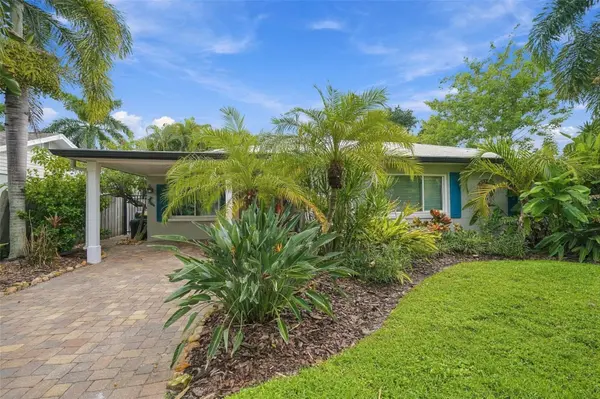 2174 BOUGAINVILLEA ST, Sarasota, FL 34239
