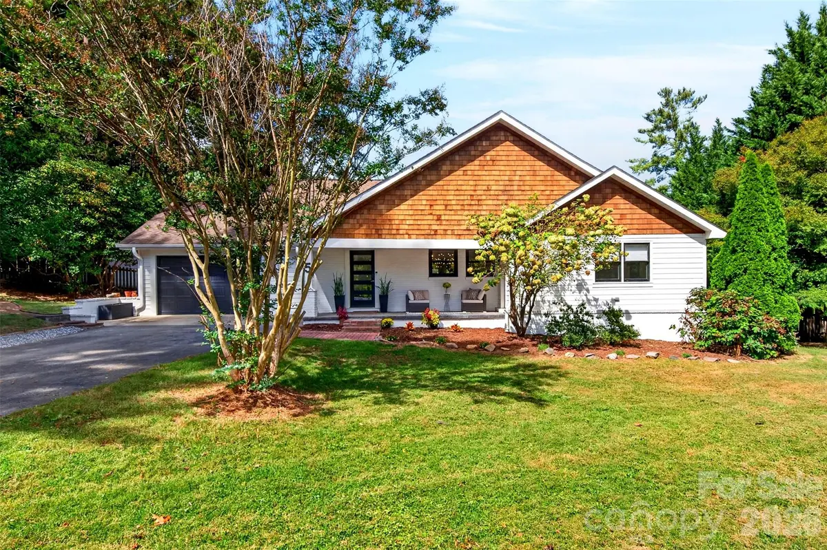 5 Inglewood RD, Asheville, NC 28804