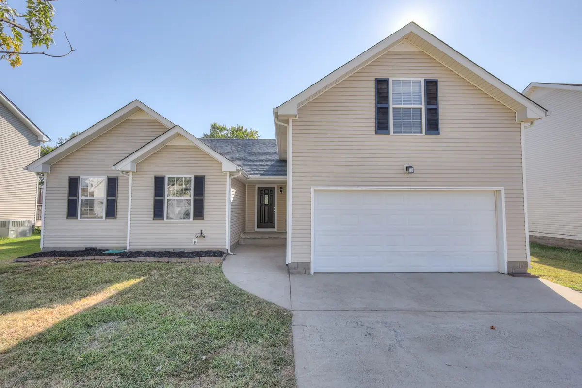 3697 S Naples Ct, Clarksville, TN 37040