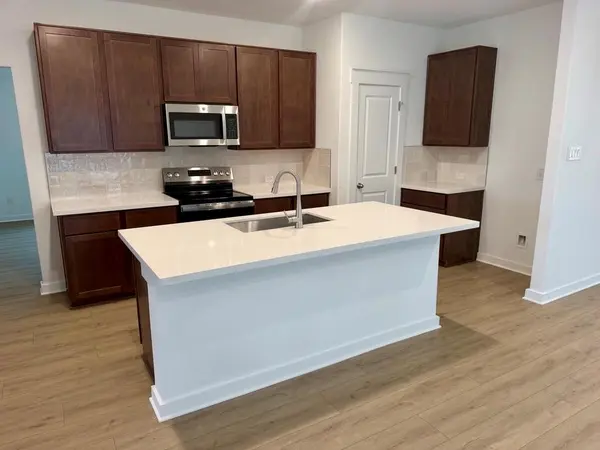 204 Seattle Slew DR, Jarrell, TX 76537