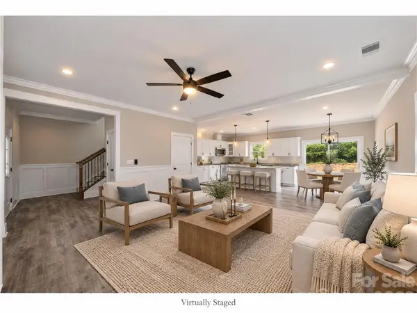 908 Dewey ST, Badin, NC 28009