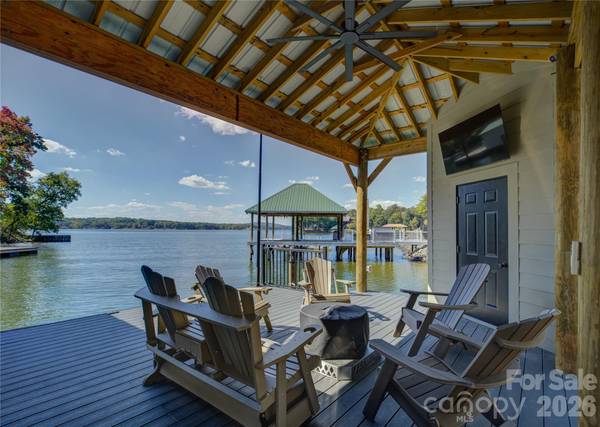 17822 Wilbanks DR, Charlotte, NC 28278