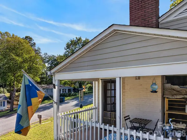 1068 14th AVE, Hickory, NC 28601