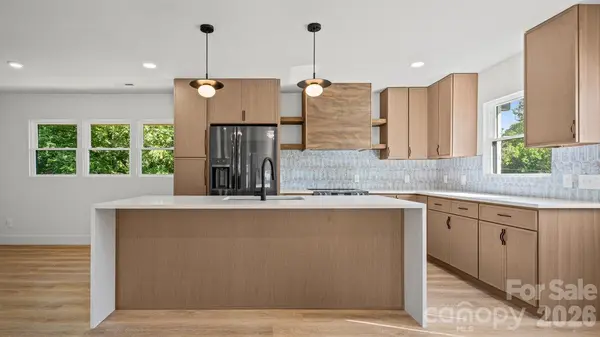 3320 Winterfield PL, Charlotte, NC 28205