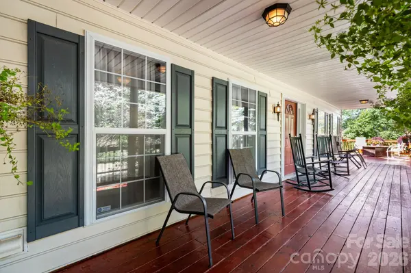 1056 Old Hampton RD, Boone, NC 28607