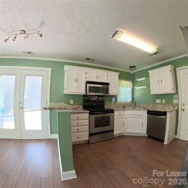 176 W Walnut AVE, Mount Holly, NC 28120