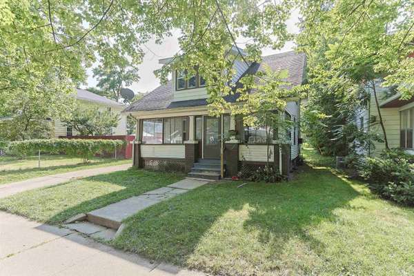 1733 Caroline ST, South Bend, IN 46613-3448