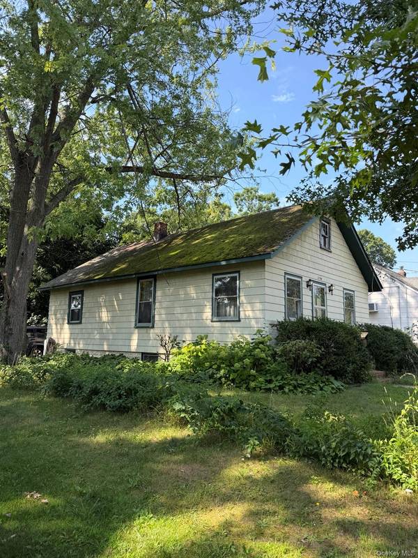 1748 Carroll AVE, Merrick, NY 11566