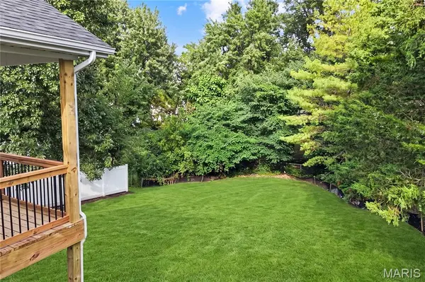 458 Crest AVE, Kirkwood, MO 63122