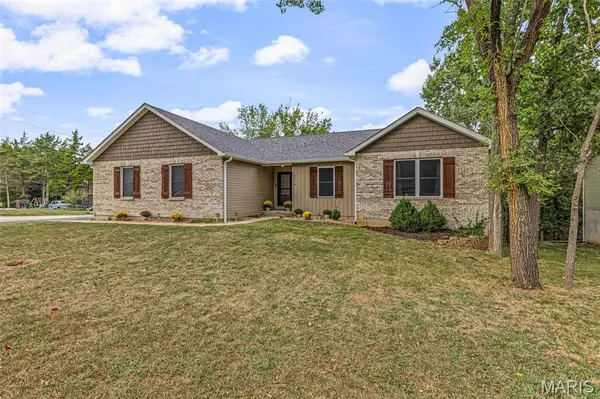9814 Ridgecrest DR, Hillsboro, MO 63050