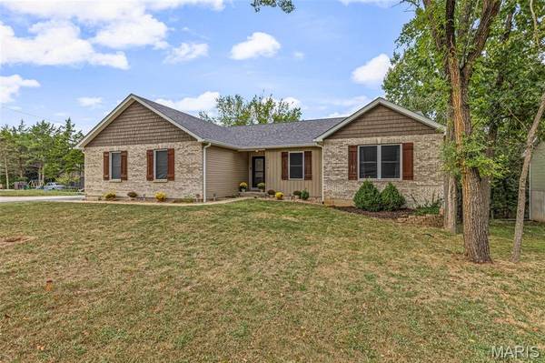 9814 Ridgecrest DR, Hillsboro, MO 63050