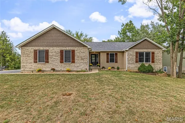 9814 Ridgecrest DR, Hillsboro, MO 63050