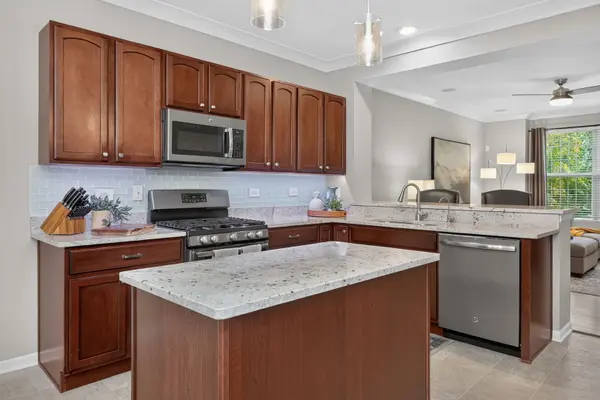 N067 Forsythe CT, Winfield, IL 60190