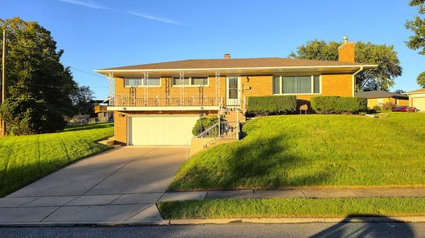 2214 W Hayes ST, Davenport, IA 52804