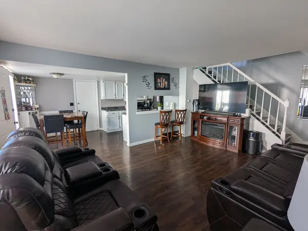 2S758 Winchester CIR #3, Warrenville, IL 60555