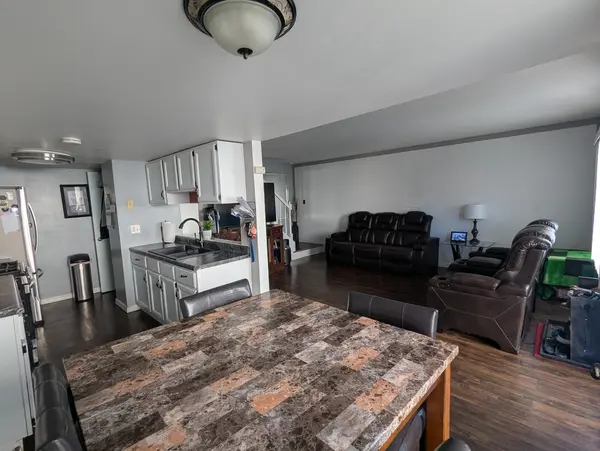 2S758 Winchester CIR #3, Warrenville, IL 60555