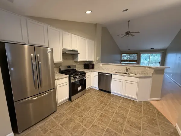 3029 Kentshire CIR #3029, Naperville, IL 60564