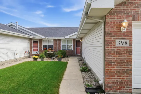 398 Golden Oak DR, Crown Point, IN 46307
