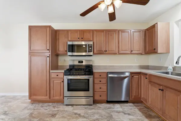398 Golden Oak DR, Crown Point, IN 46307