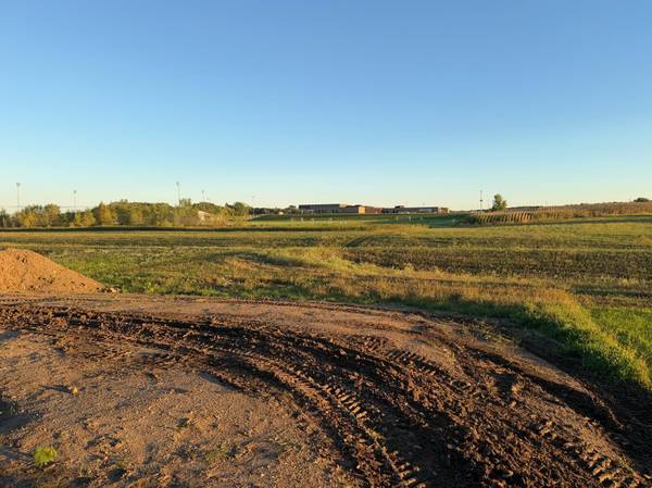 2219 Elk Run DR SE, Pine Island, MN 55963