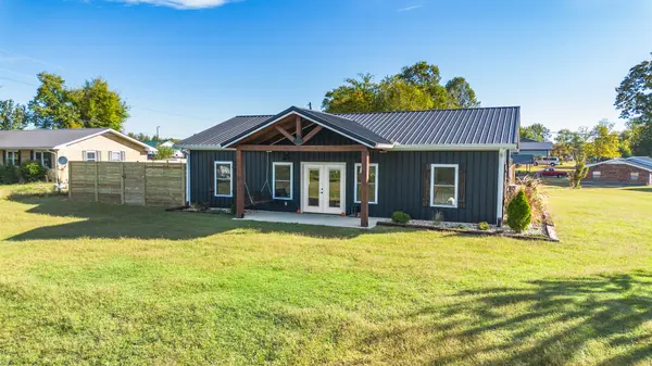 448 Duncan Cir, Lobelville, TN 37097