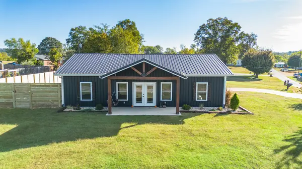 448 Duncan Cir, Lobelville, TN 37097