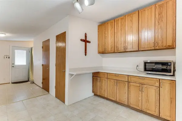9115 E 31st St S, Wichita, KS 67210