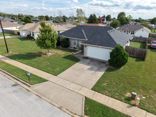 526 N Taylor DR, Republic, MO 65738