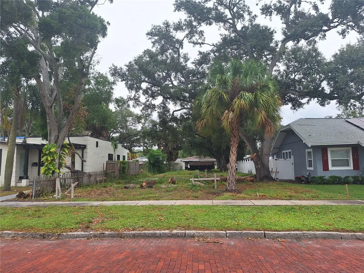 3910 8TH ST S, St Petersburg, FL 33705