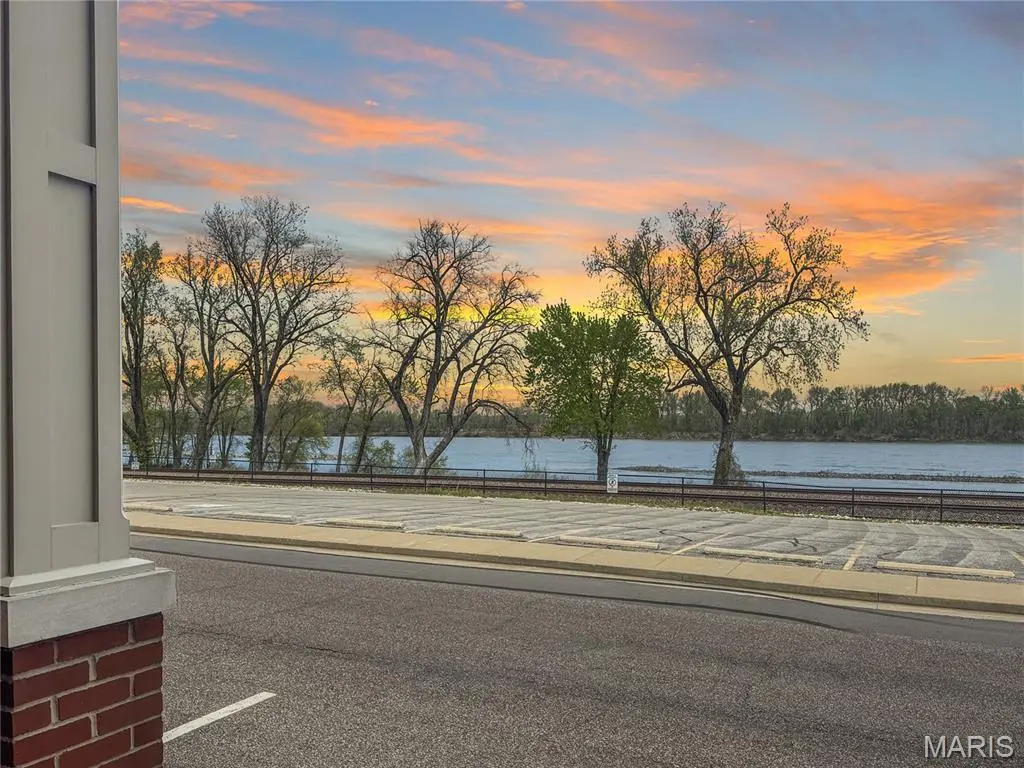 524 W Front ST, Washington, MO 63090