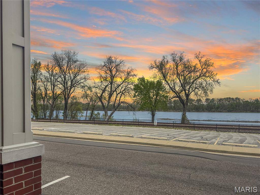 524 W Front ST, Washington, MO 63090