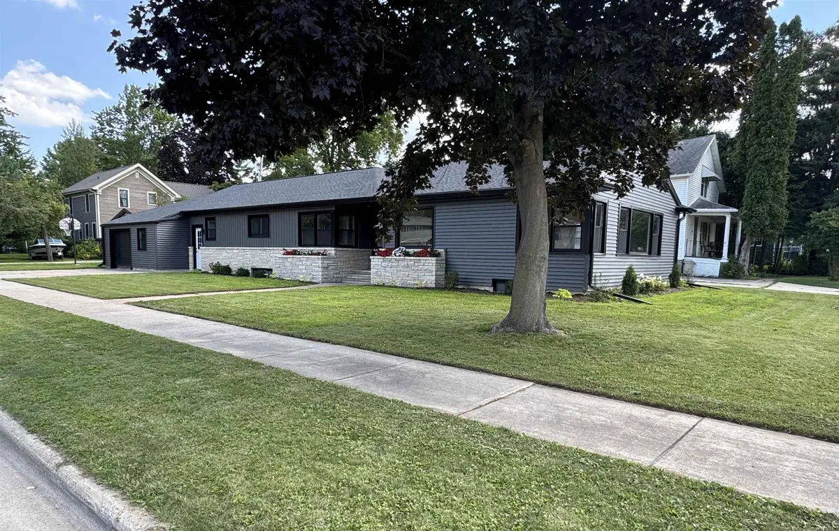 316 W 4TH ST, Shawano, WI 54166
