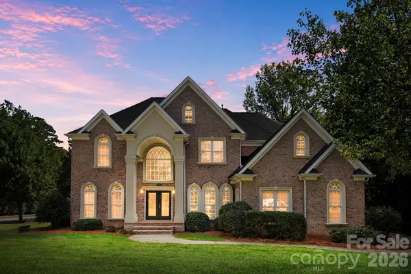 4224 Mountain Cove DR, Charlotte, NC 28216