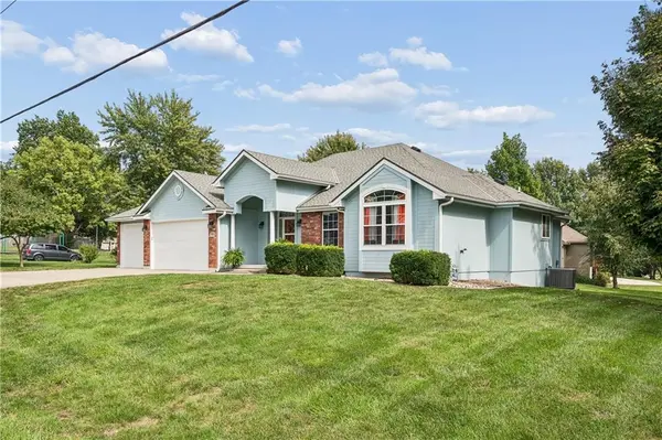 1707 Lynn RD, Excelsior Springs, MO 64024
