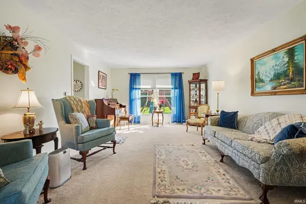 52566 Farmingdale DR, Granger, IN 46530